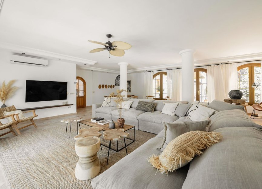 Resale - House - Detached Villa - Estepona - Estepona Centro