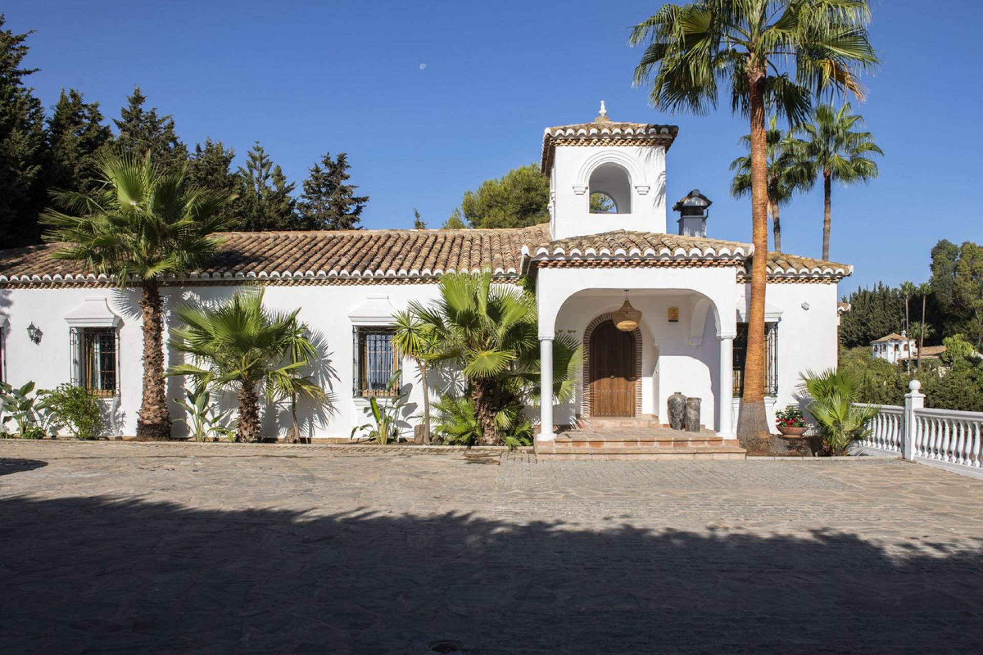 Resale - House - Detached Villa - Estepona - Estepona Centro