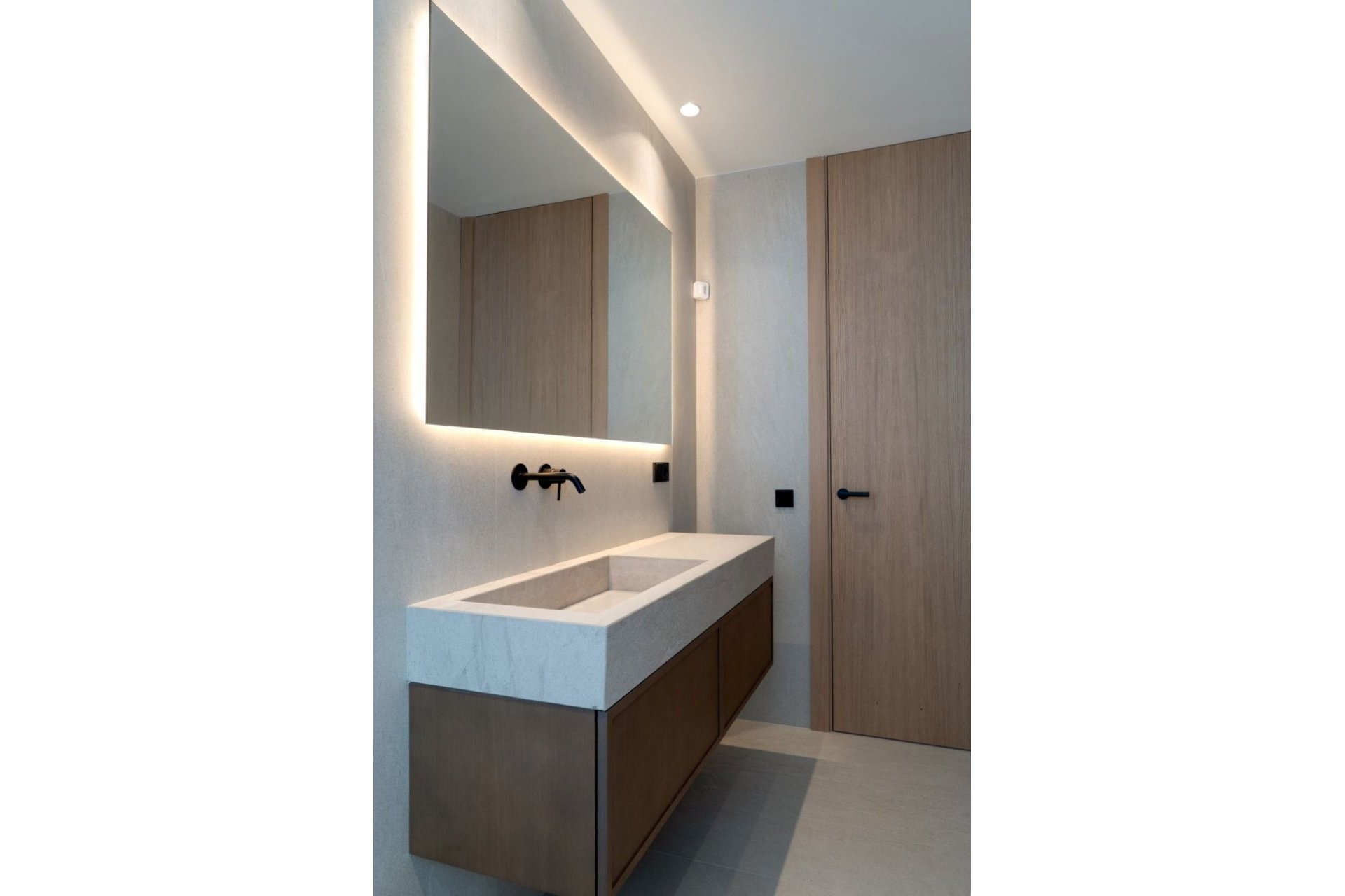 Resale - House - Detached Villa - Estepona - Estepona Centro