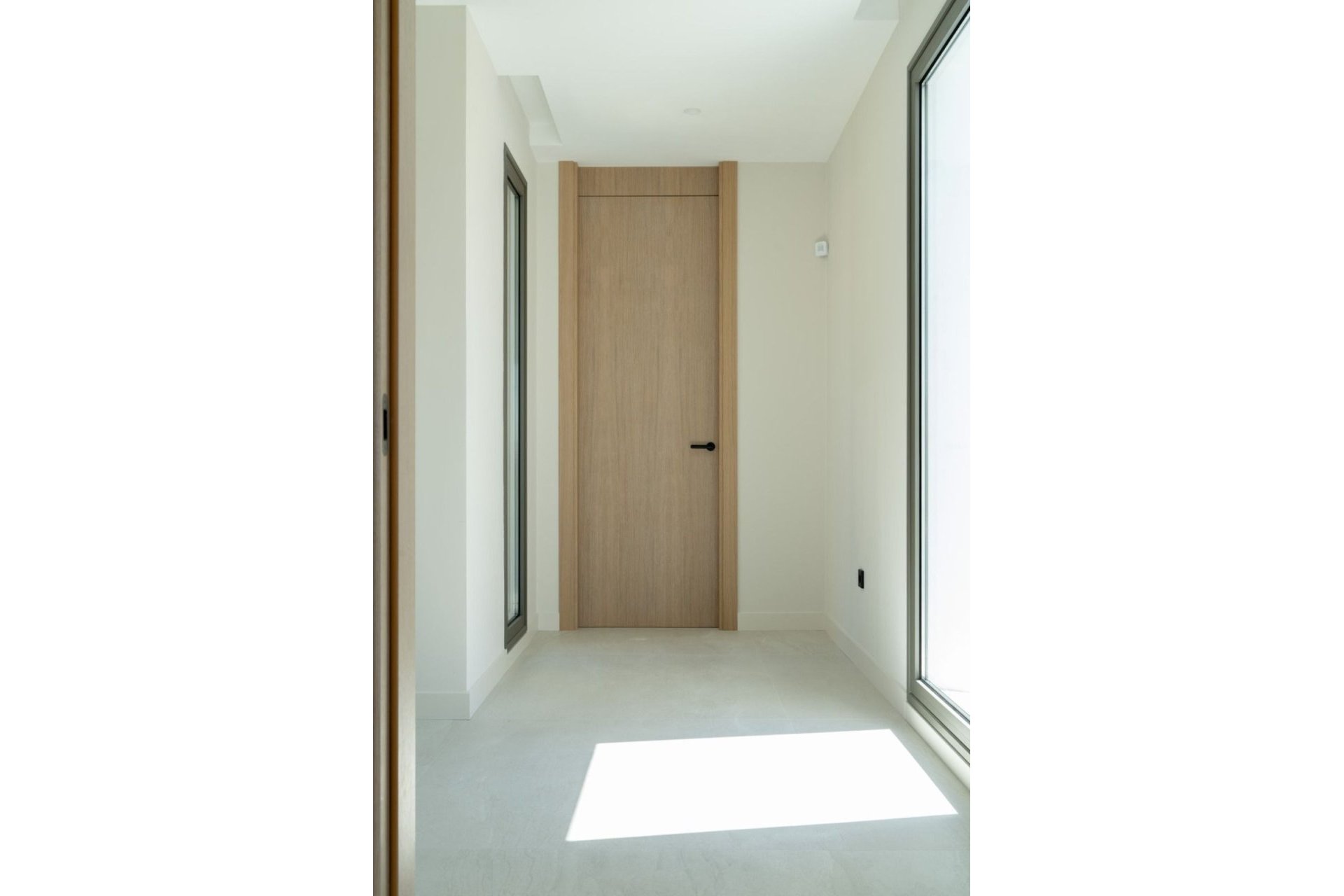 Resale - House - Detached Villa - Estepona - Estepona Centro