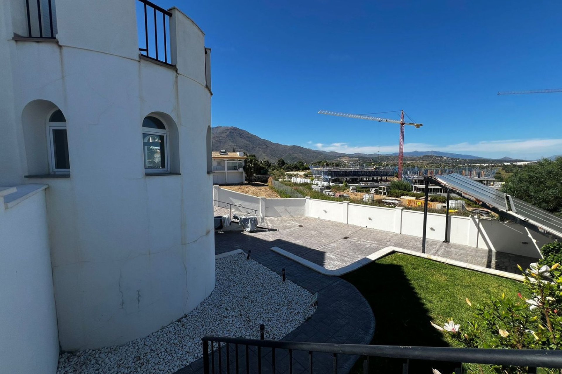 Resale - House - Detached Villa - Estepona - Estepona Centro