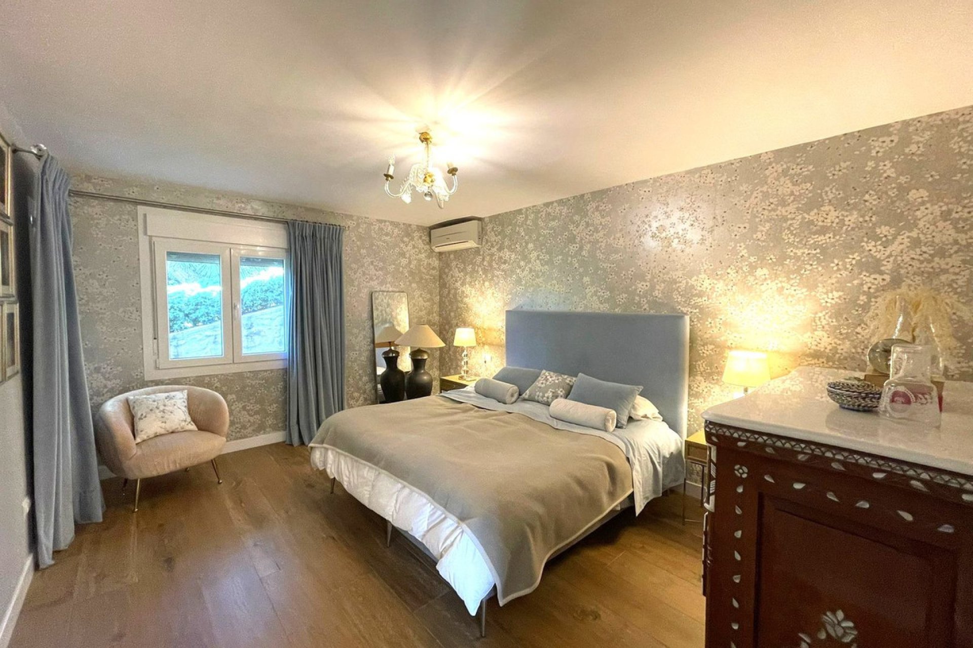 Resale - House - Detached Villa - Estepona - Estepona Centro