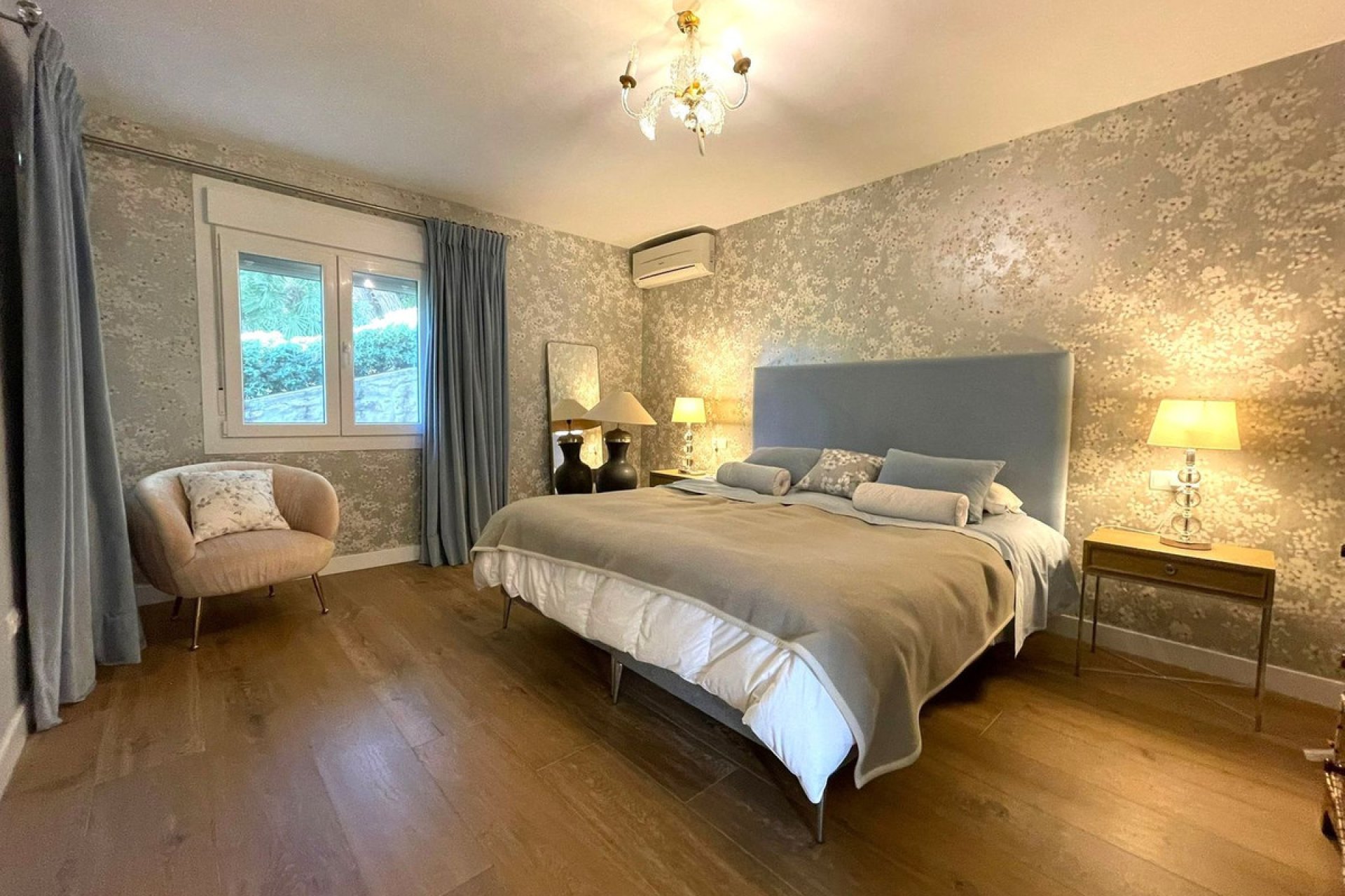 Resale - House - Detached Villa - Estepona - Estepona Centro