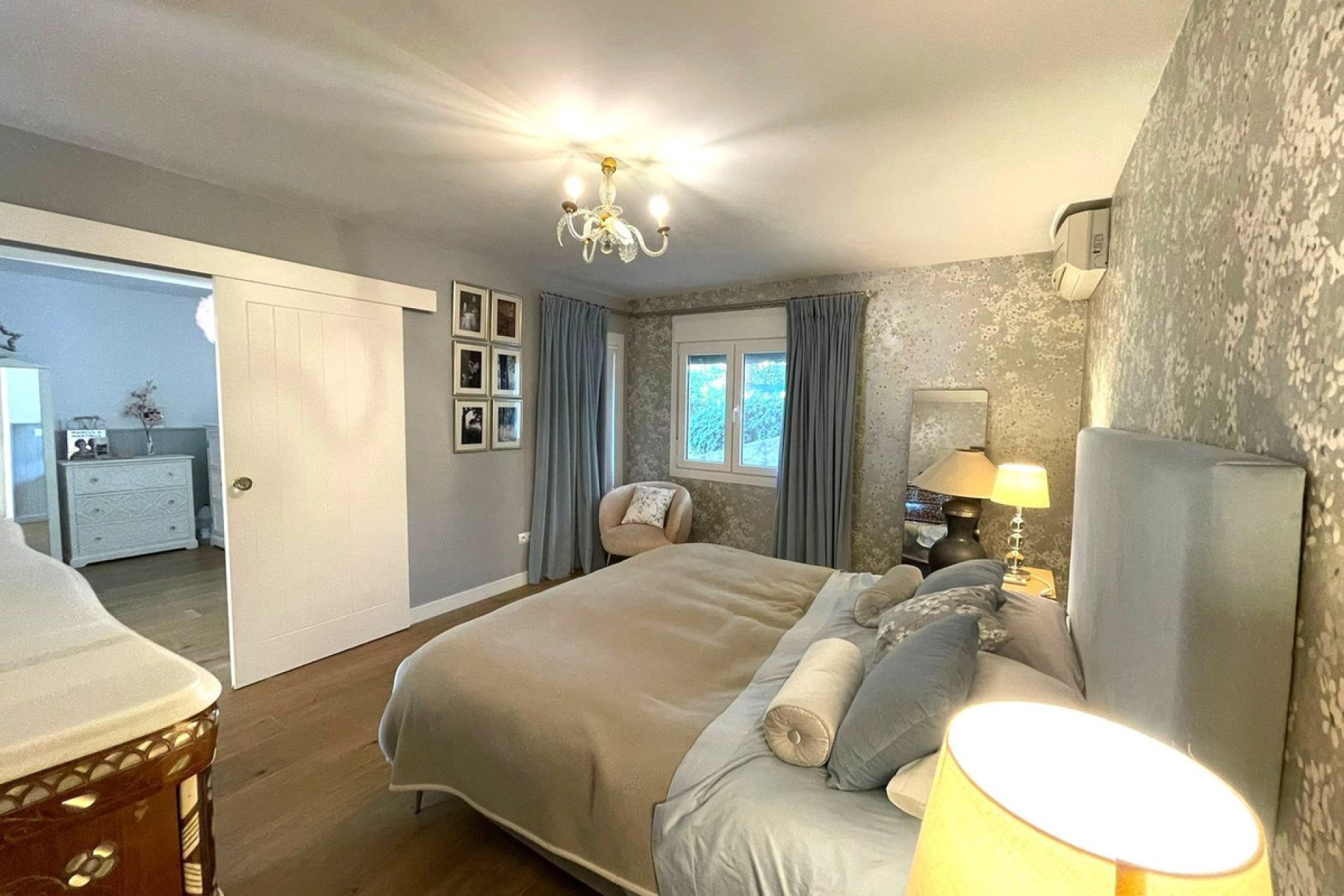 Resale - House - Detached Villa - Estepona - Estepona Centro