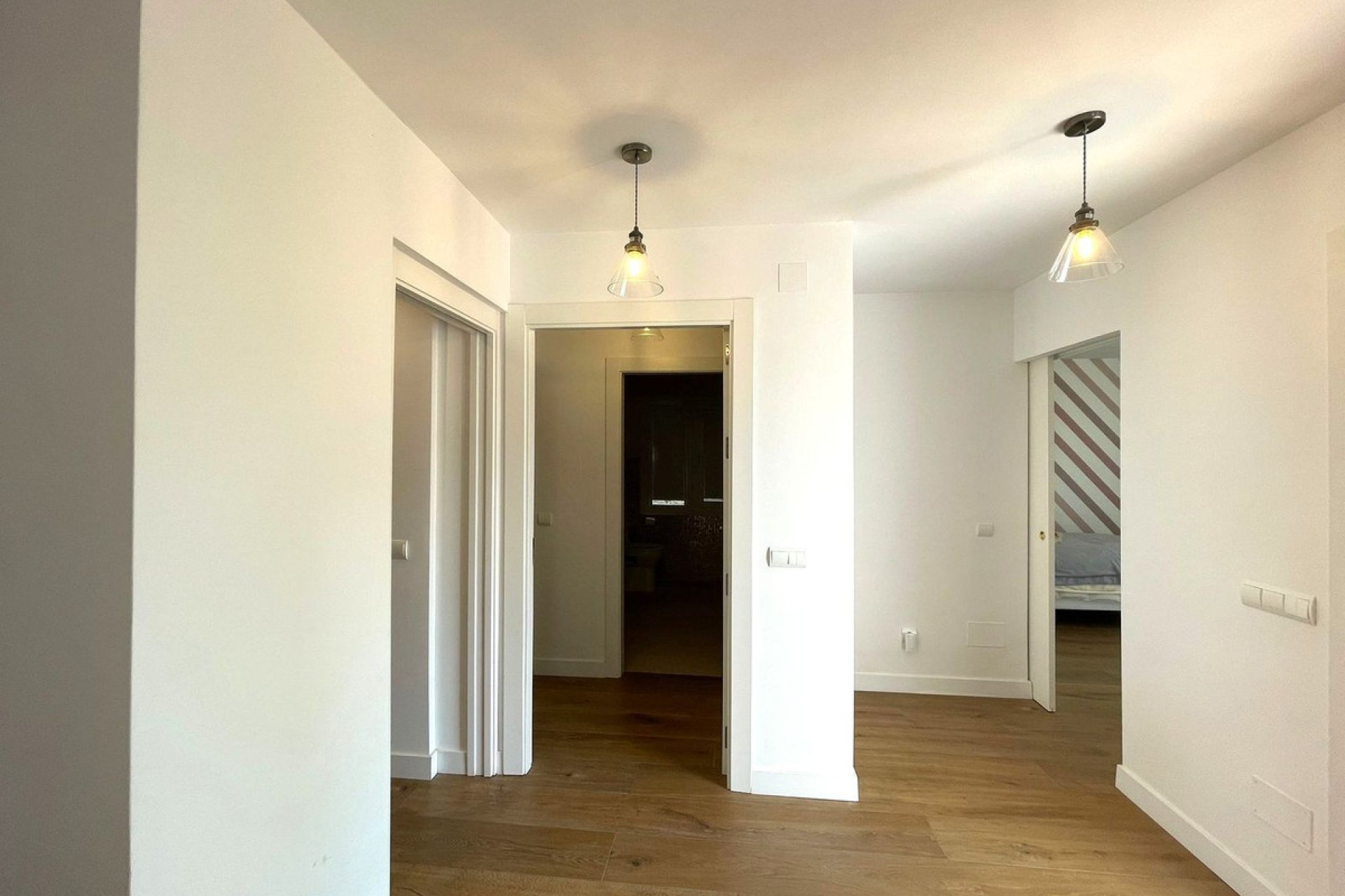 Resale - House - Detached Villa - Estepona - Estepona Centro