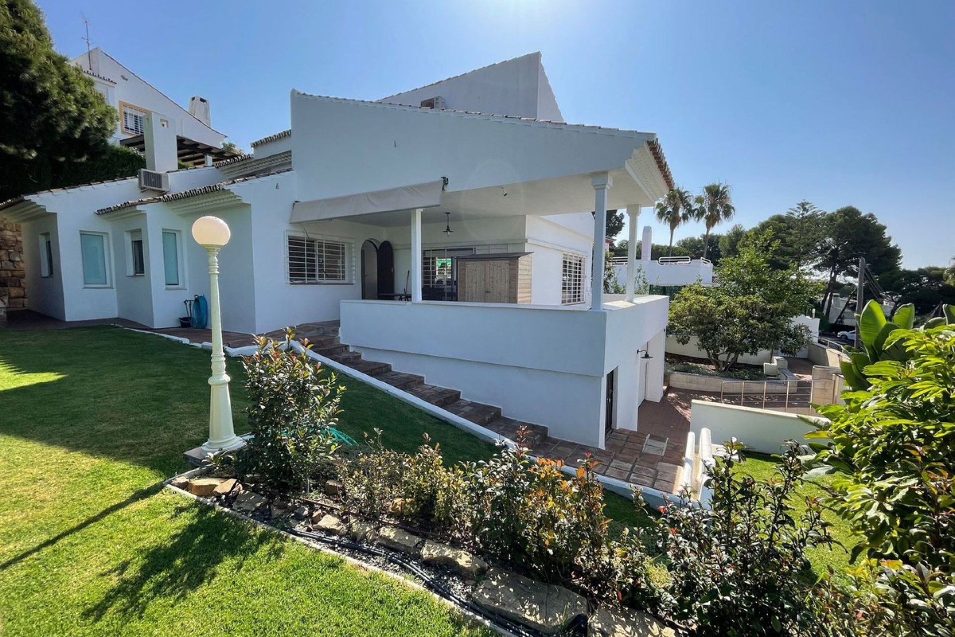Resale - House - Detached Villa - Estepona - Estepona Centro
