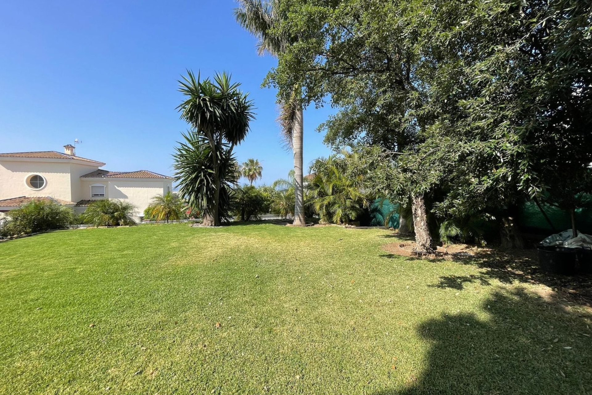 Resale - House - Detached Villa - Estepona - Estepona Centro