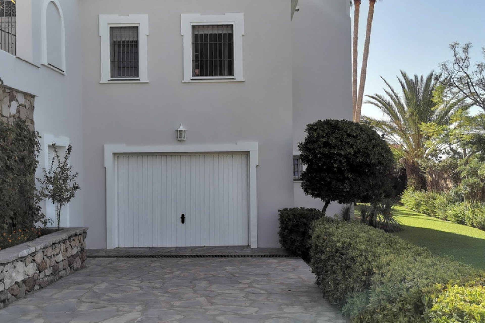 Resale - House - Detached Villa - Estepona - Estepona Centro