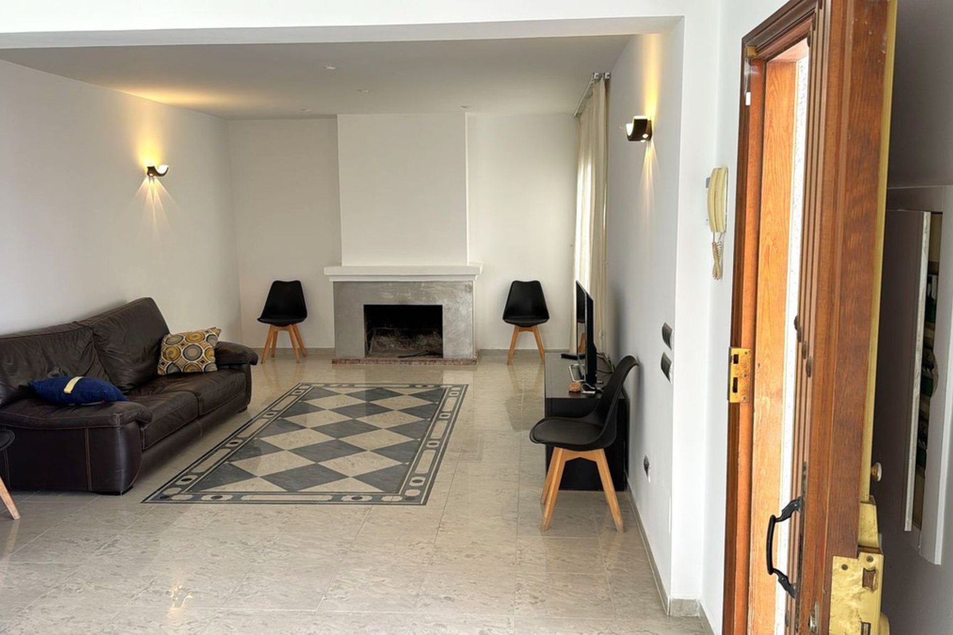 Resale - House - Detached Villa - Estepona - Estepona Centro