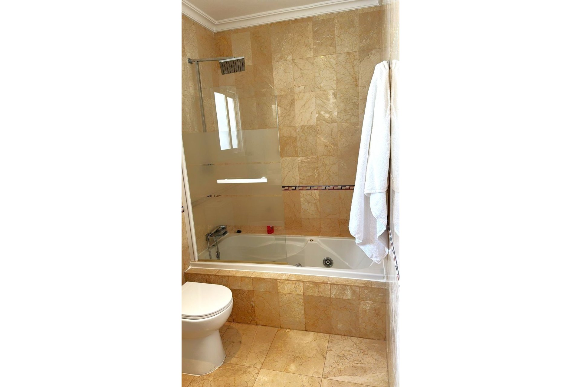 Resale - House - Detached Villa - Estepona - Estepona Centro