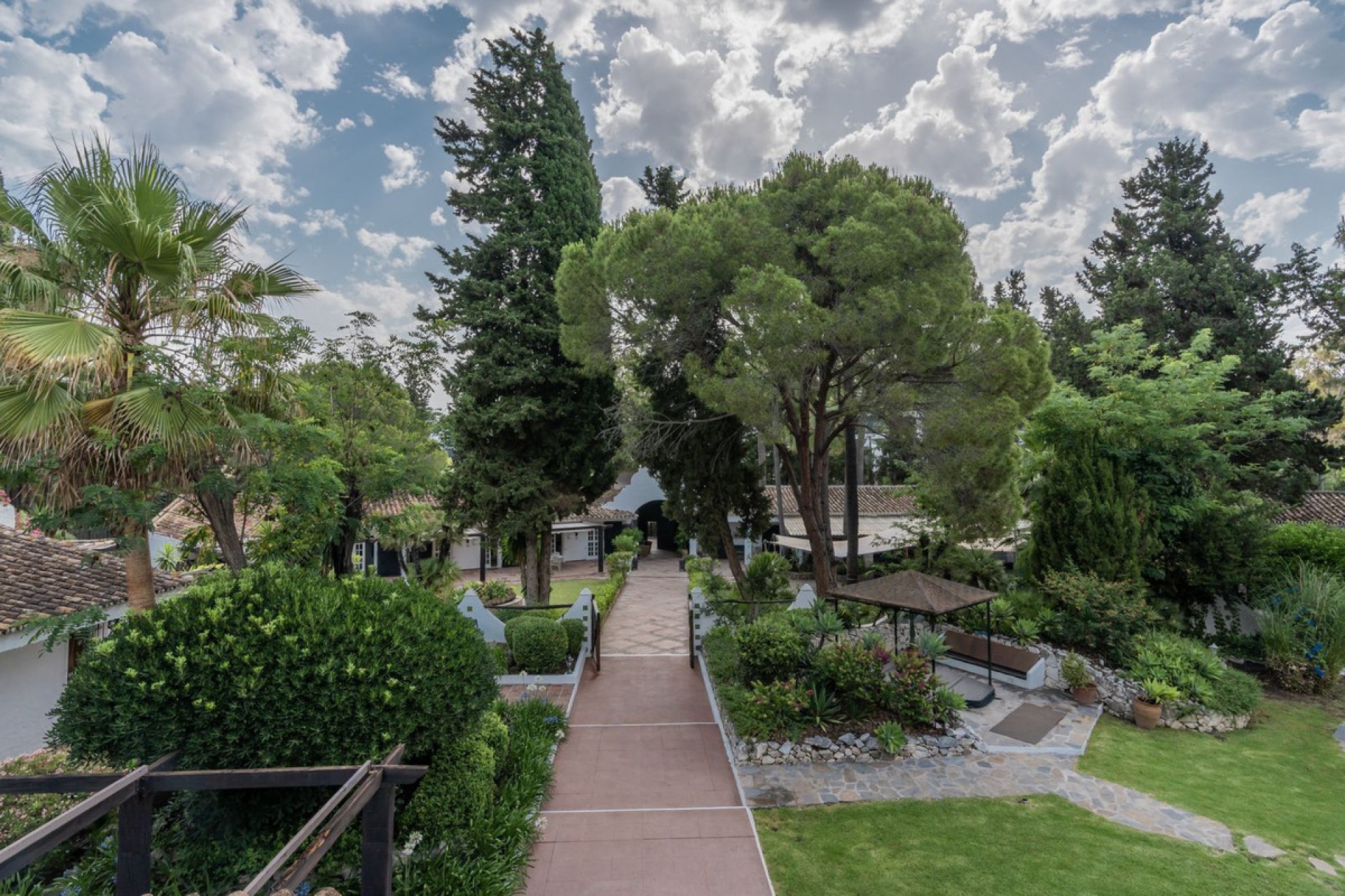 Resale - House - Detached Villa - Estepona - Estepona Centro