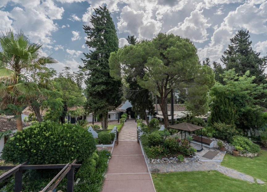 Resale - House - Detached Villa - Estepona - Estepona Centro