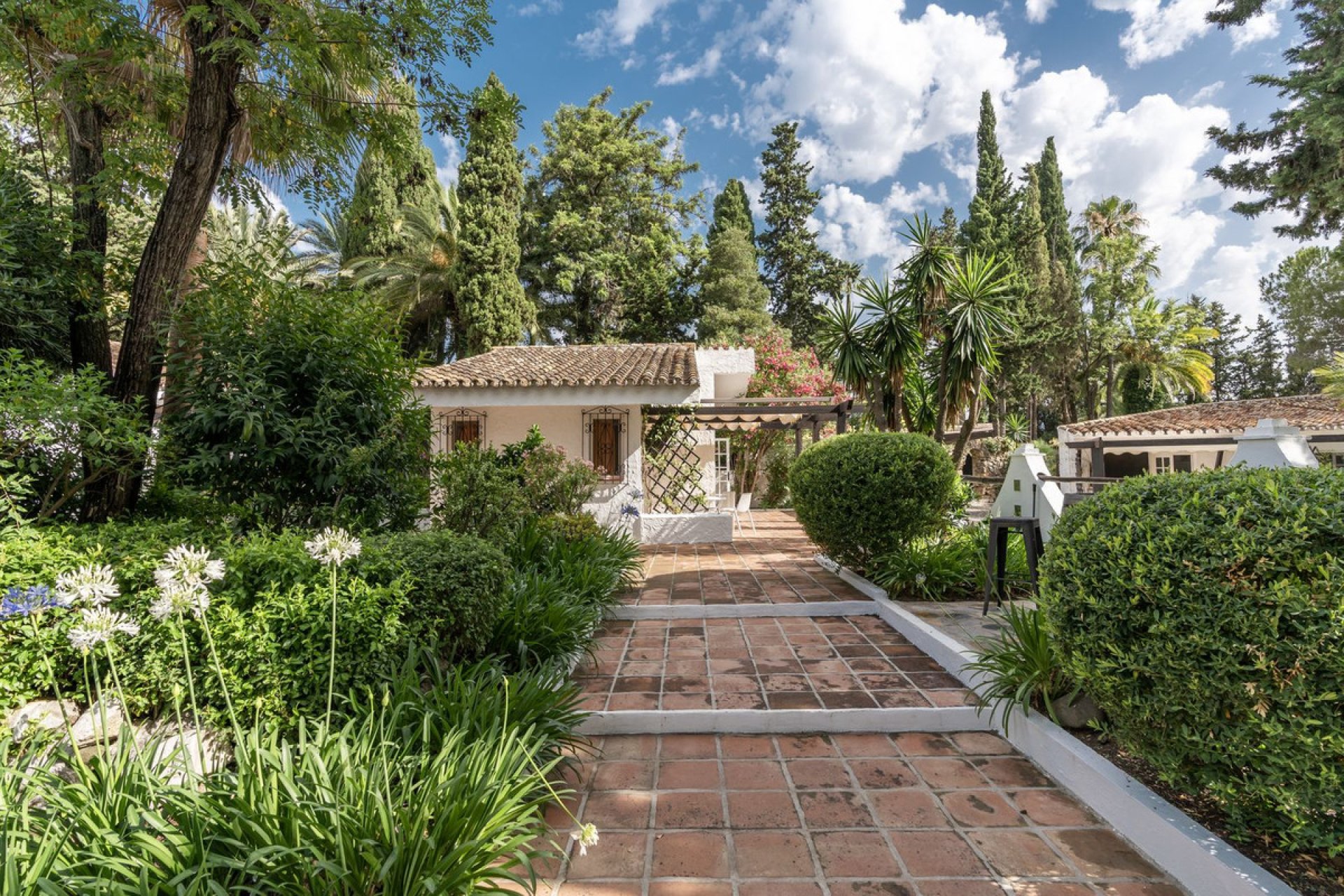 Resale - House - Detached Villa - Estepona - Estepona Centro