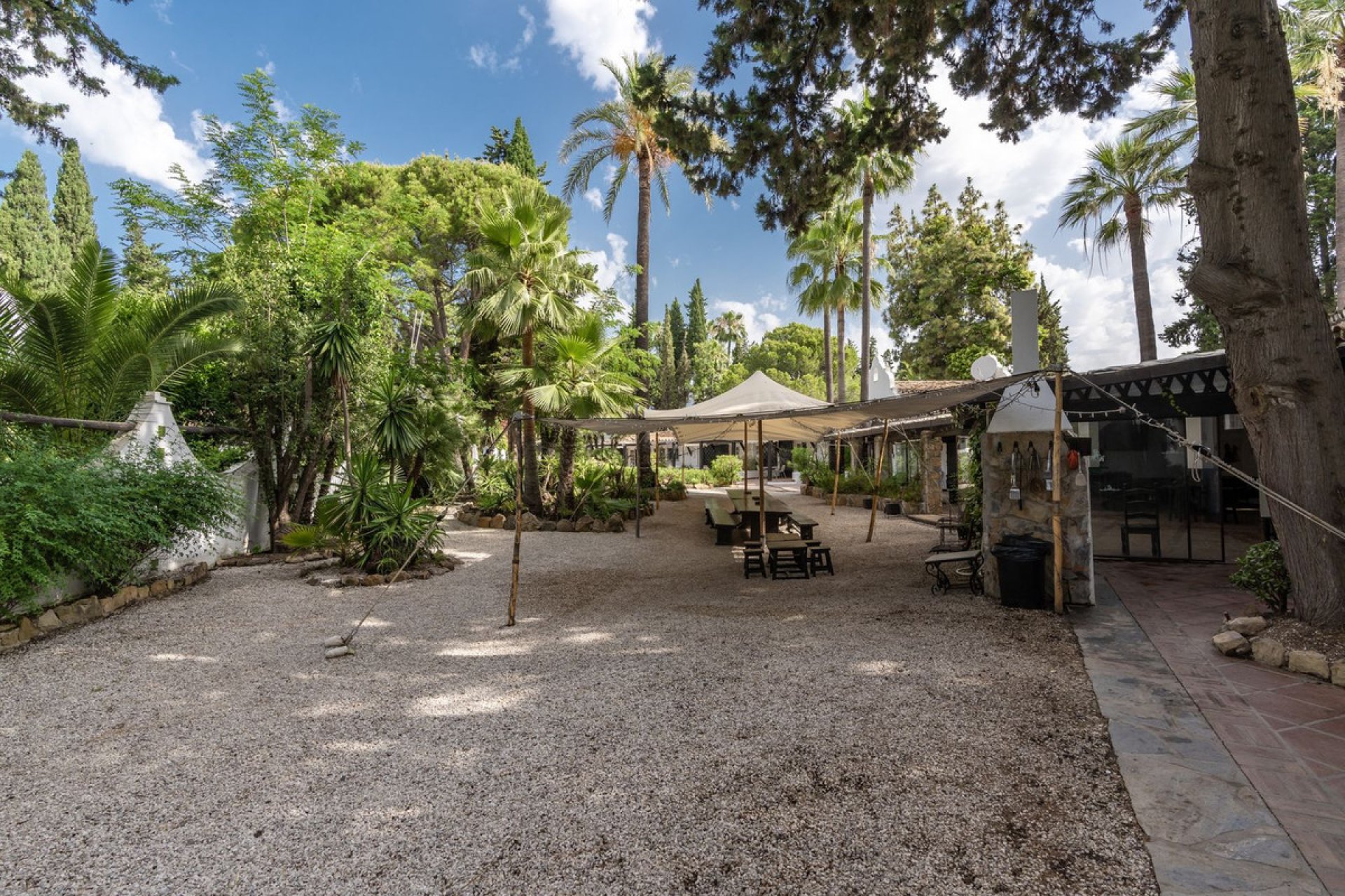 Resale - House - Detached Villa - Estepona - Estepona Centro