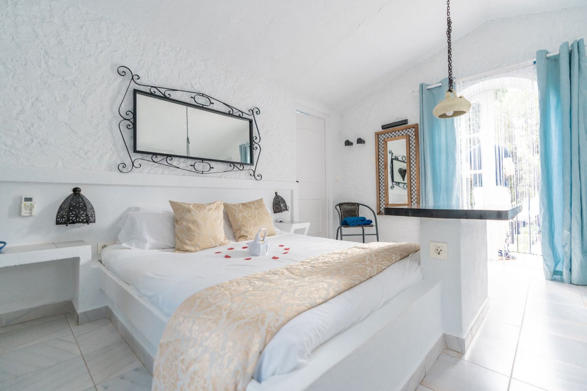 Resale - House - Detached Villa - Estepona - Estepona Centro