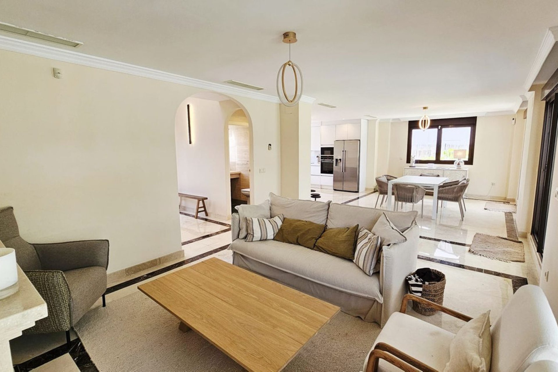 Resale - House - Detached Villa - Estepona - Estepona Centro