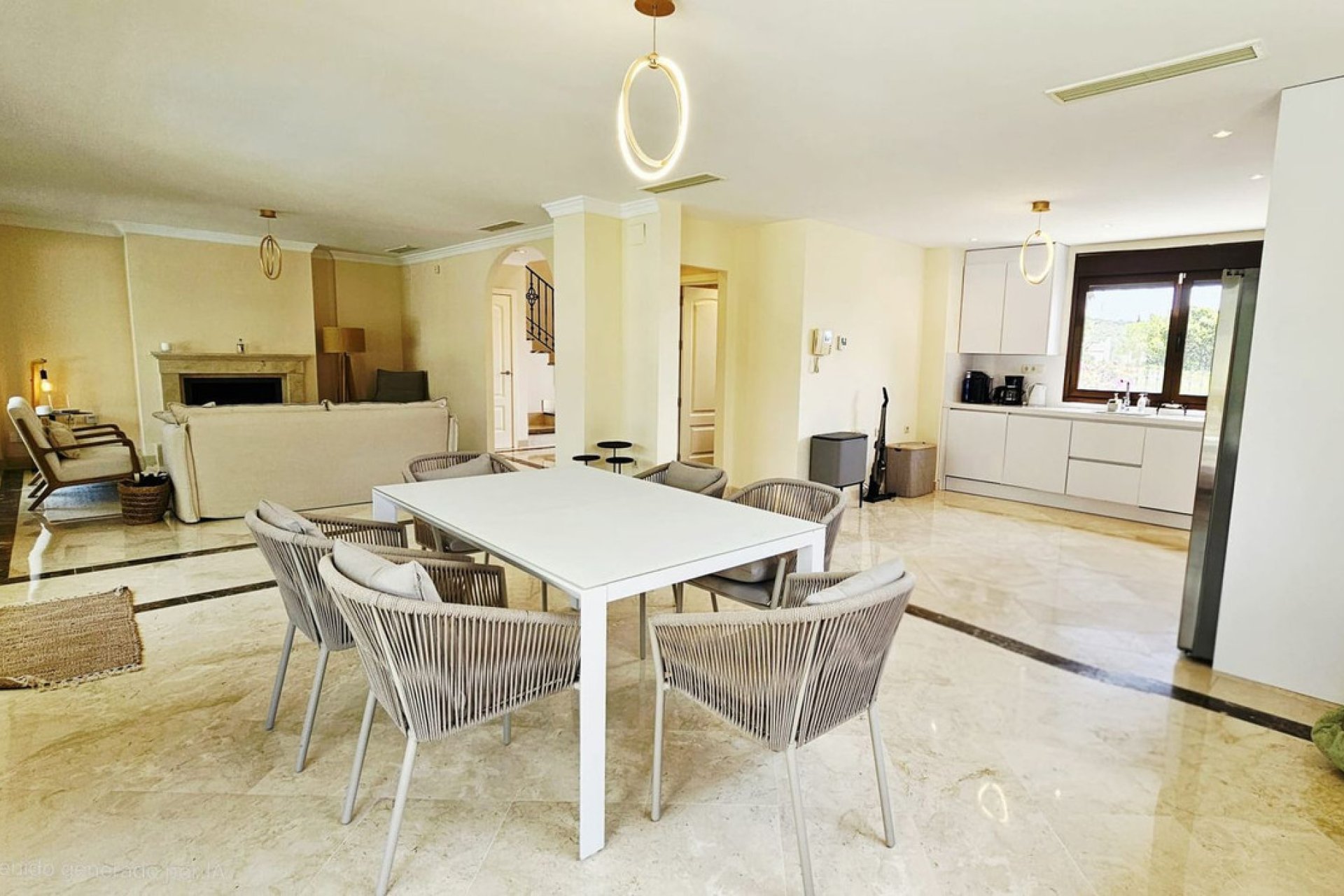 Resale - House - Detached Villa - Estepona - Estepona Centro