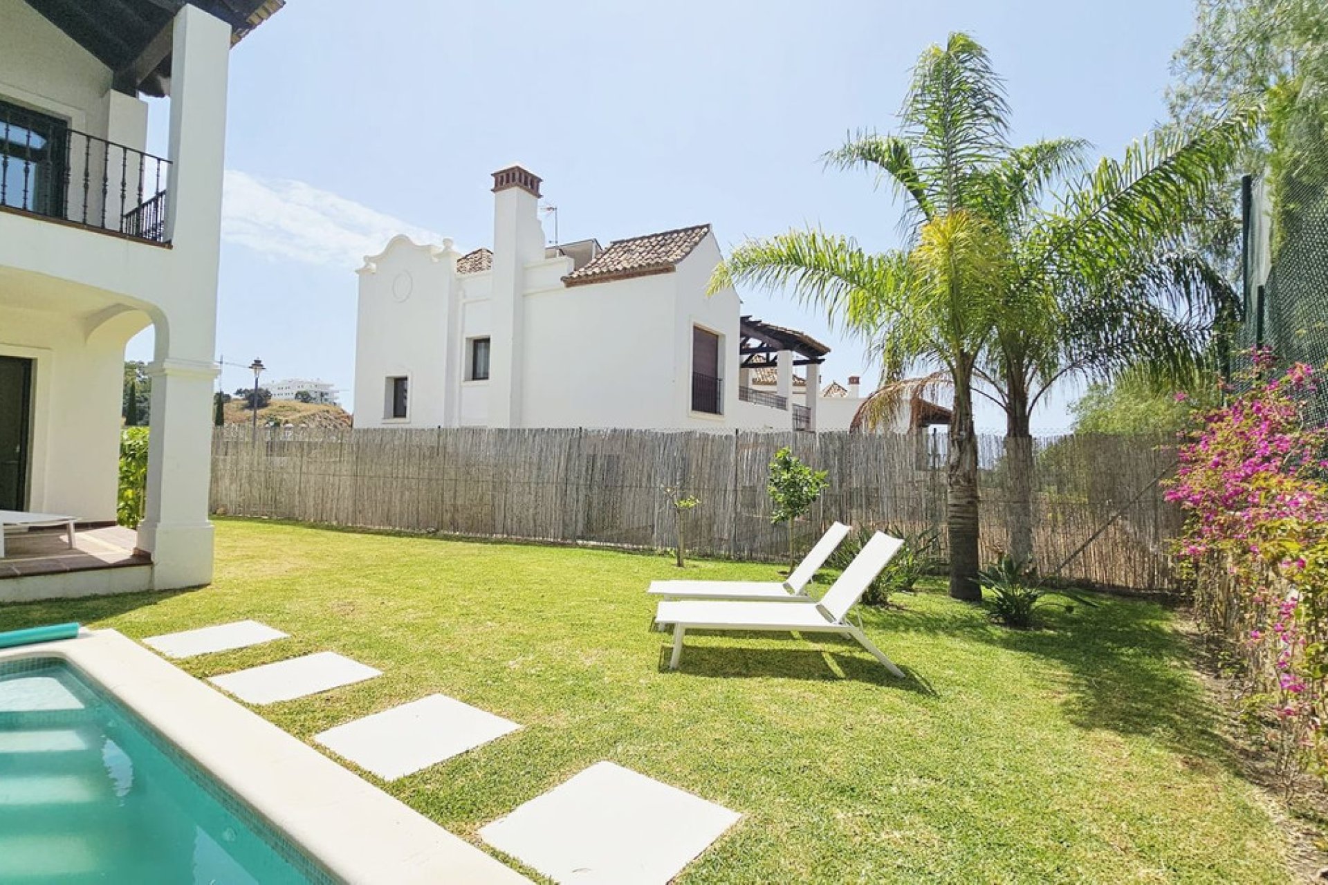 Resale - House - Detached Villa - Estepona - Estepona Centro