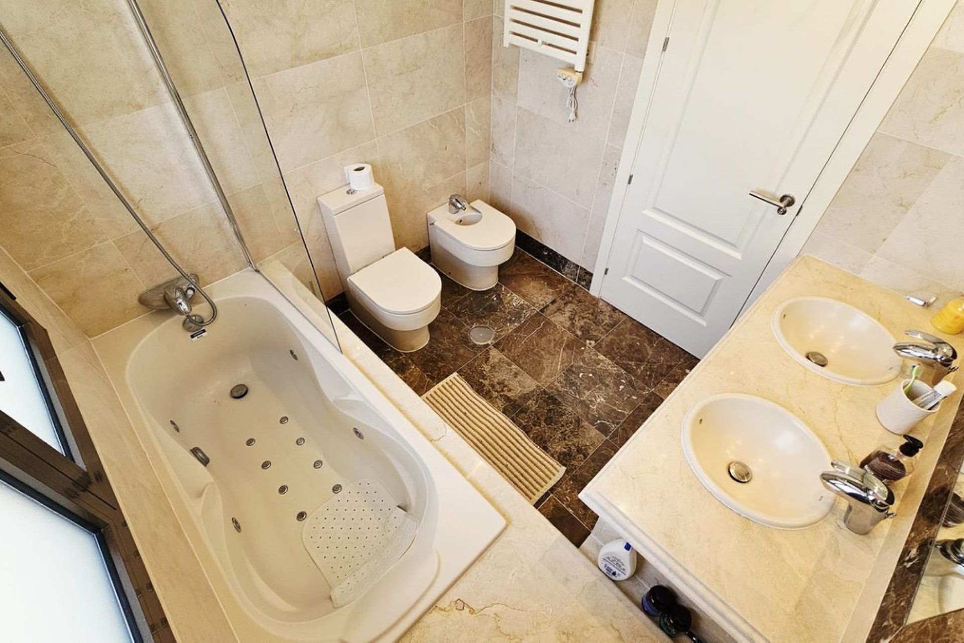 Resale - House - Detached Villa - Estepona - Estepona Centro