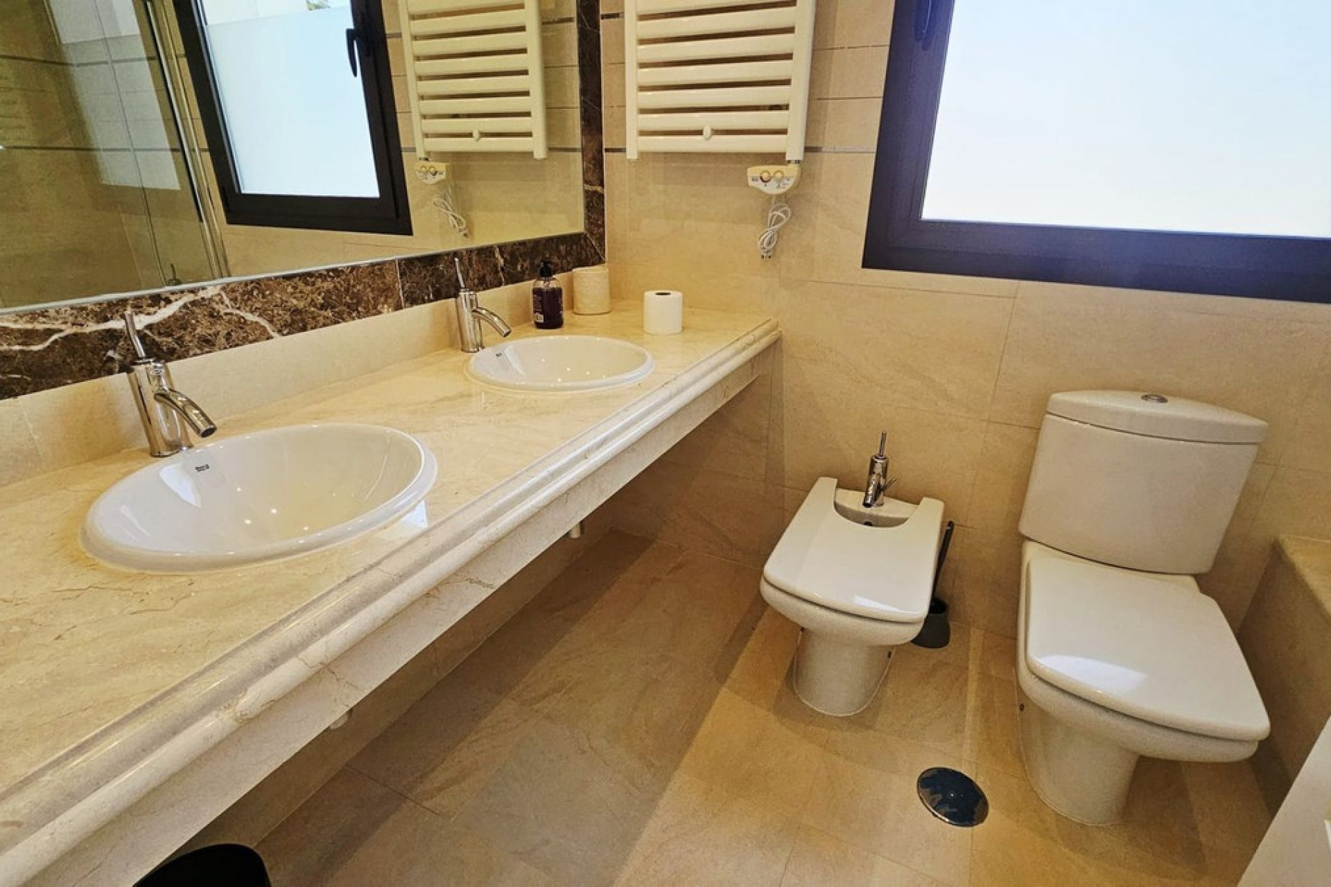 Resale - House - Detached Villa - Estepona - Estepona Centro