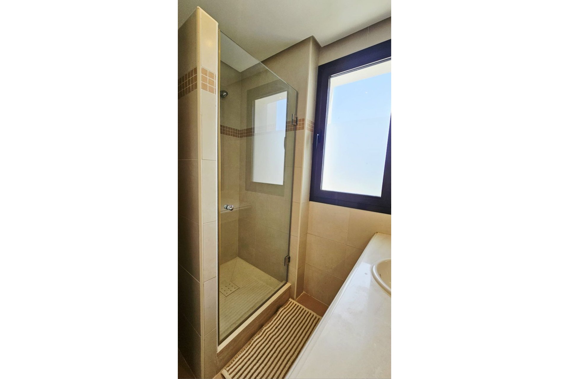 Resale - House - Detached Villa - Estepona - Estepona Centro