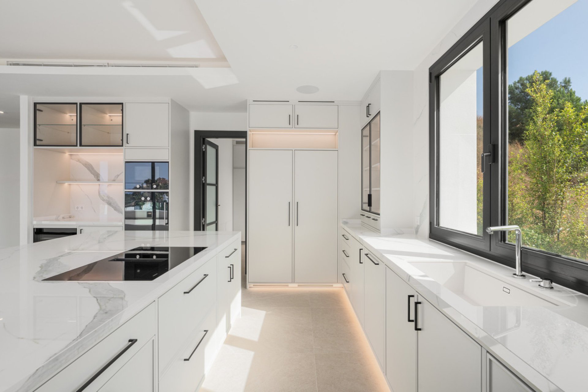 Resale - House - Detached Villa - Estepona - Estepona Centro