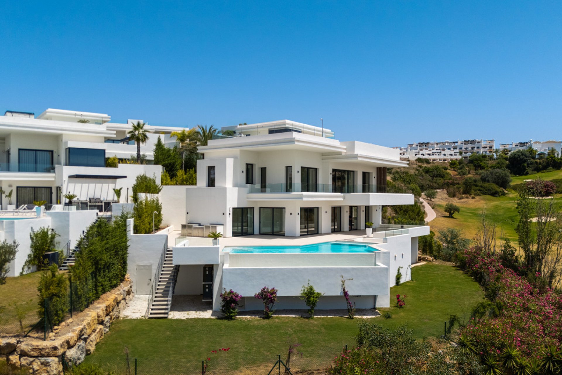 Resale - House - Detached Villa - Estepona - Estepona Centro