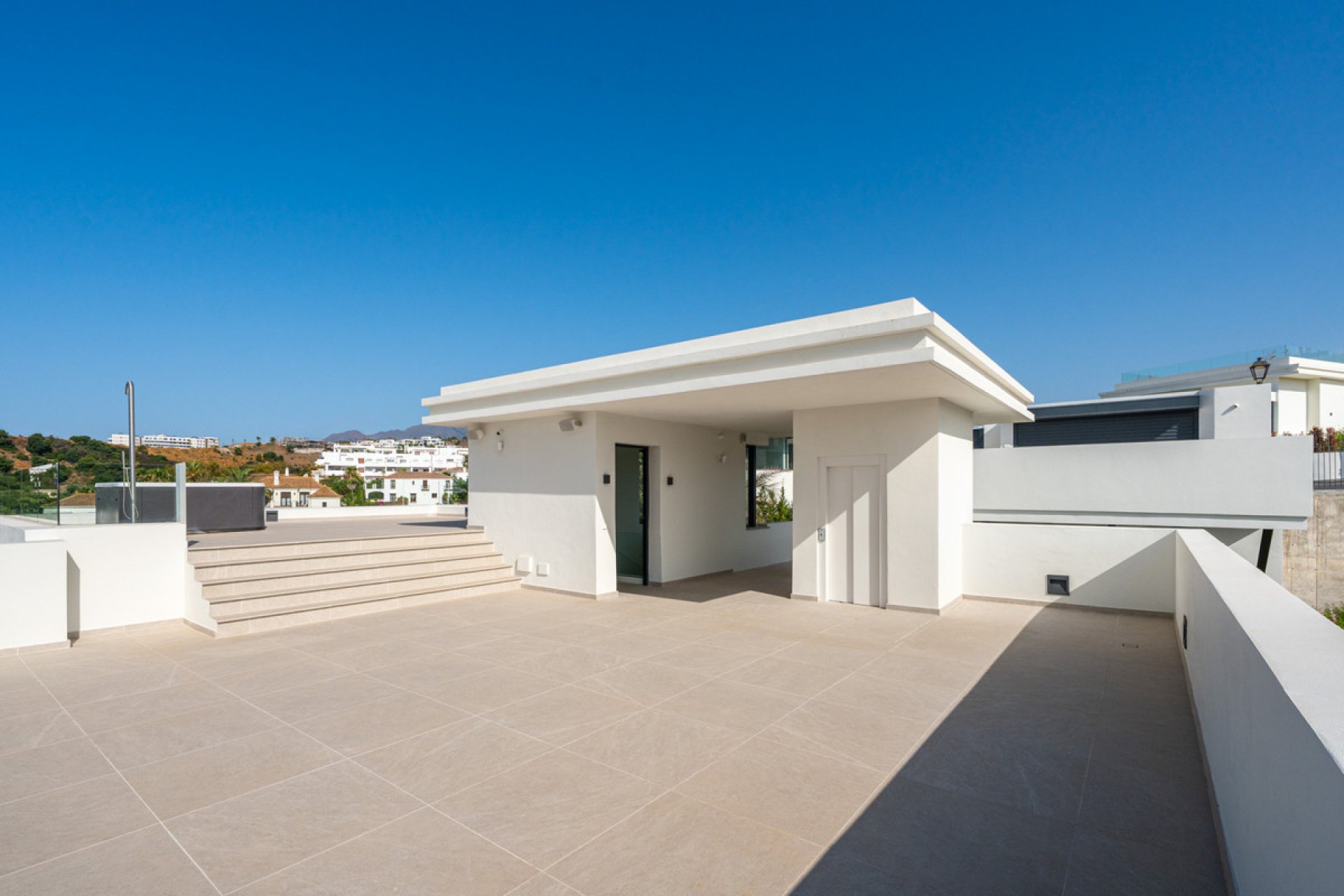 Resale - House - Detached Villa - Estepona - Estepona Centro