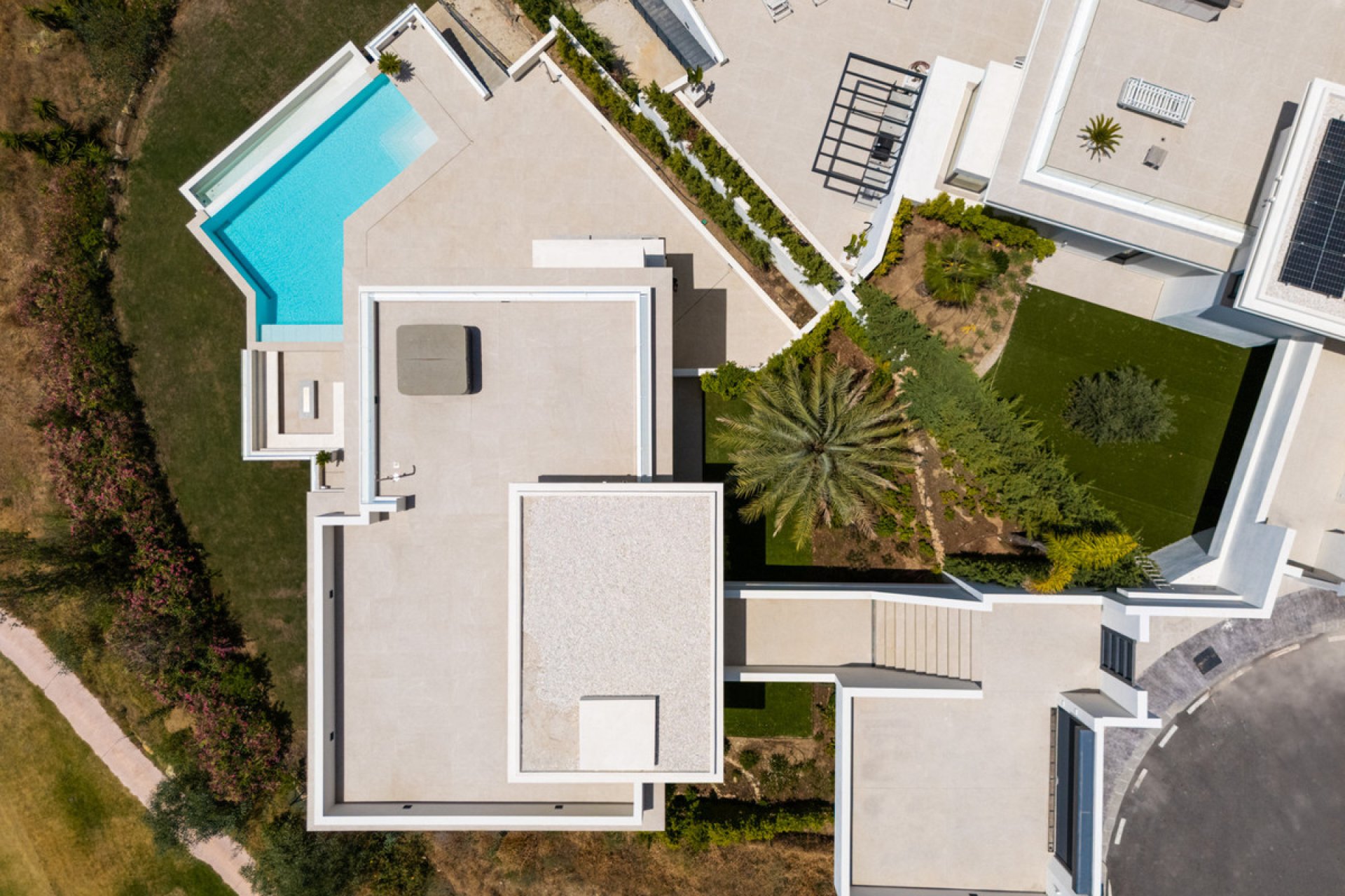 Resale - House - Detached Villa - Estepona - Estepona Centro