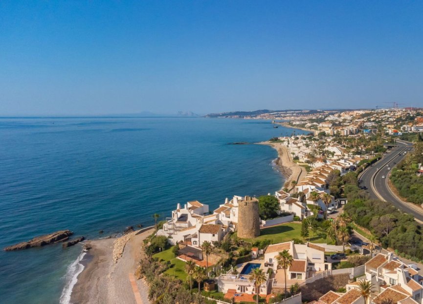 Resale - House - Detached Villa - Estepona - Estepona Centro