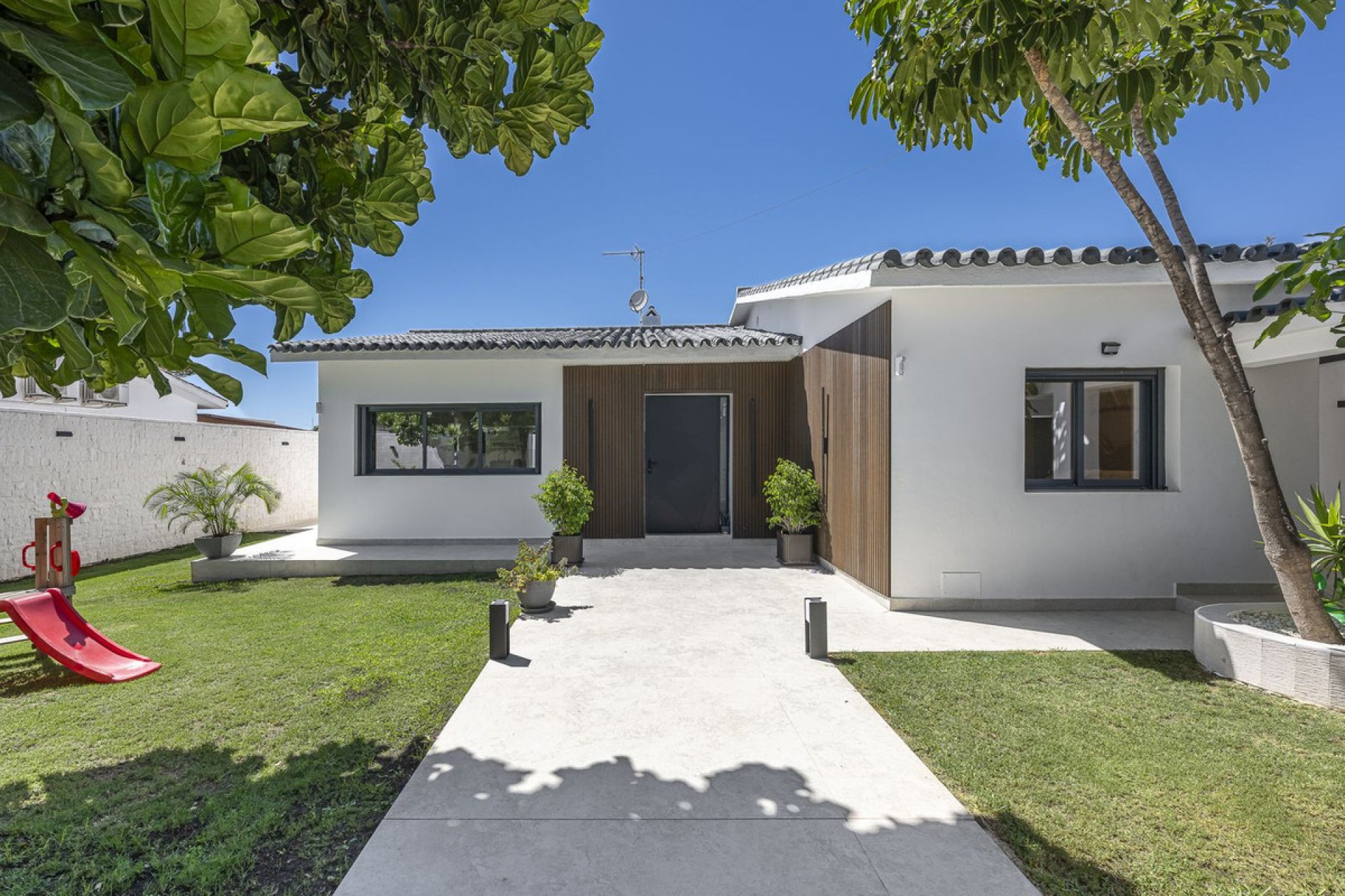 Resale - House - Detached Villa - Estepona - New Golden Mile