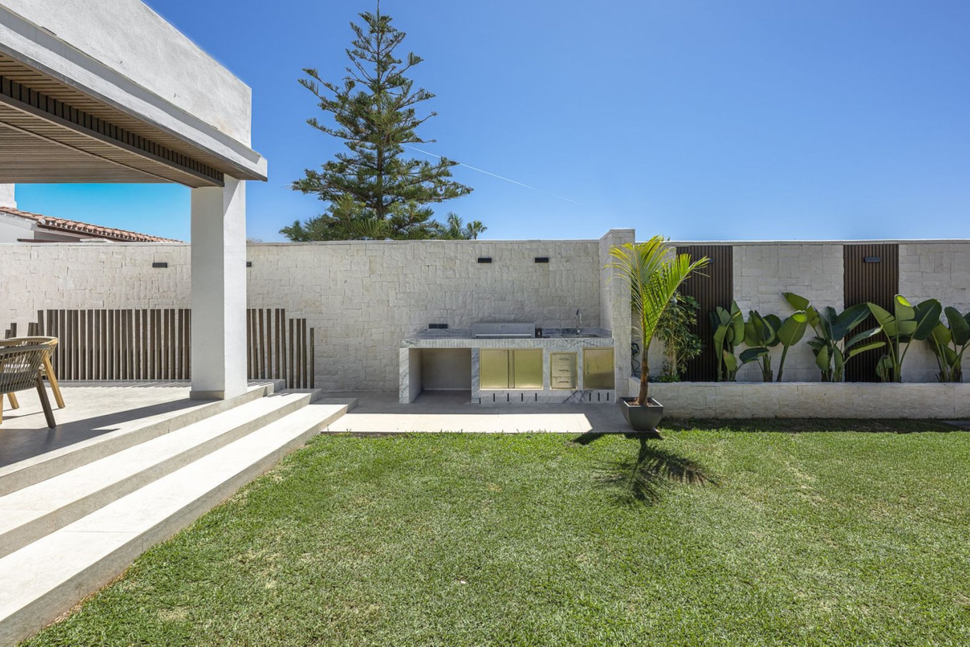 Resale - House - Detached Villa - Estepona - New Golden Mile