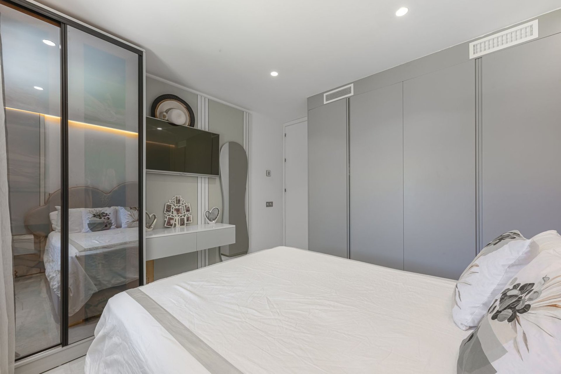 Resale - House - Detached Villa - Estepona - New Golden Mile