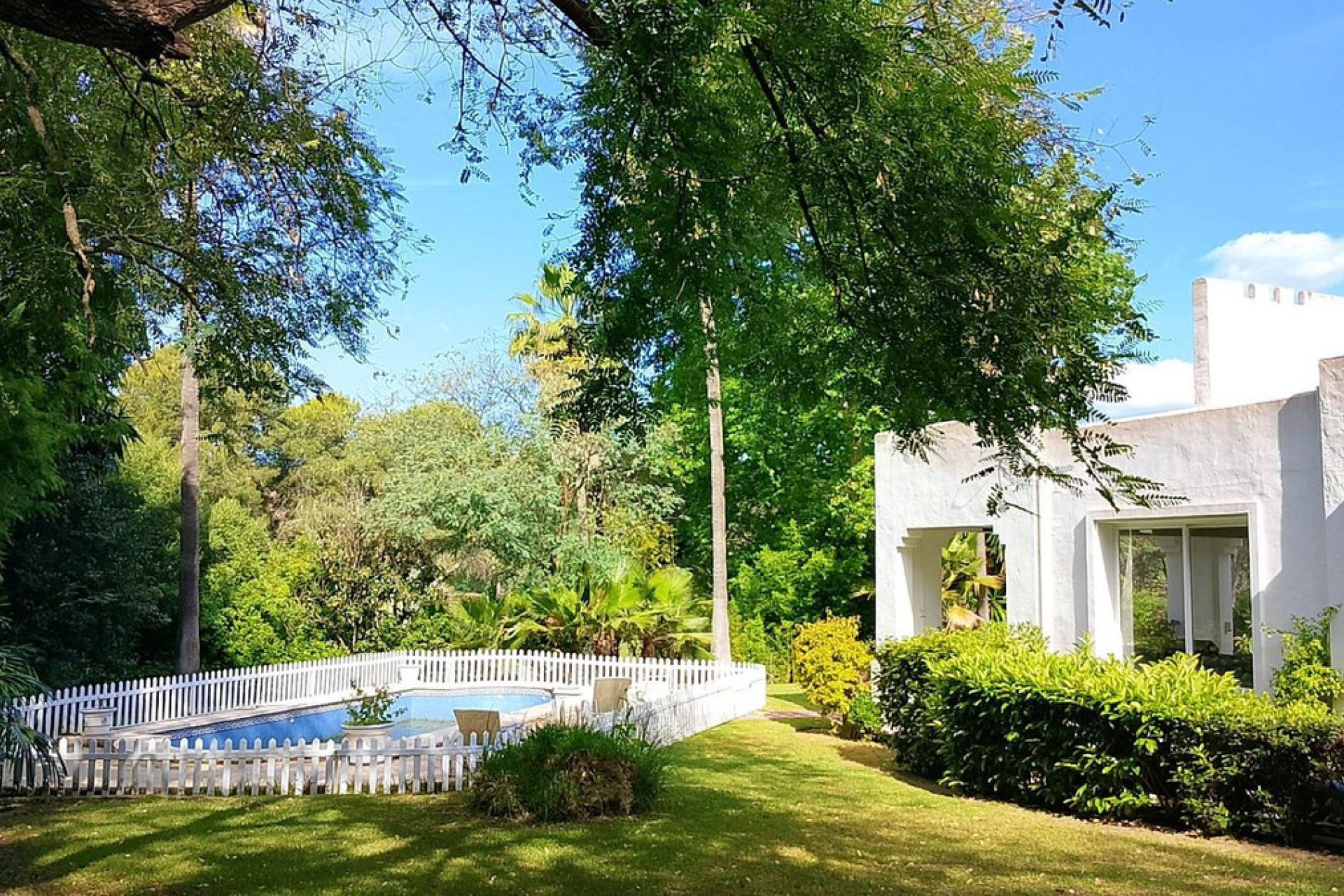 Resale - House - Detached Villa - Estepona - New Golden Mile