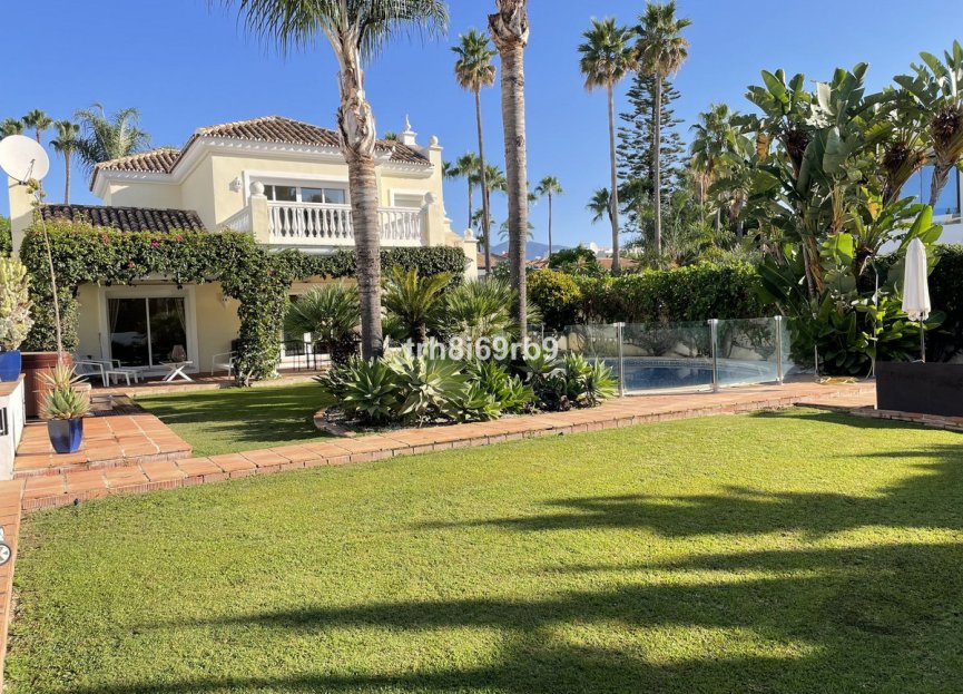 Resale - House - Detached Villa - Estepona - New Golden Mile