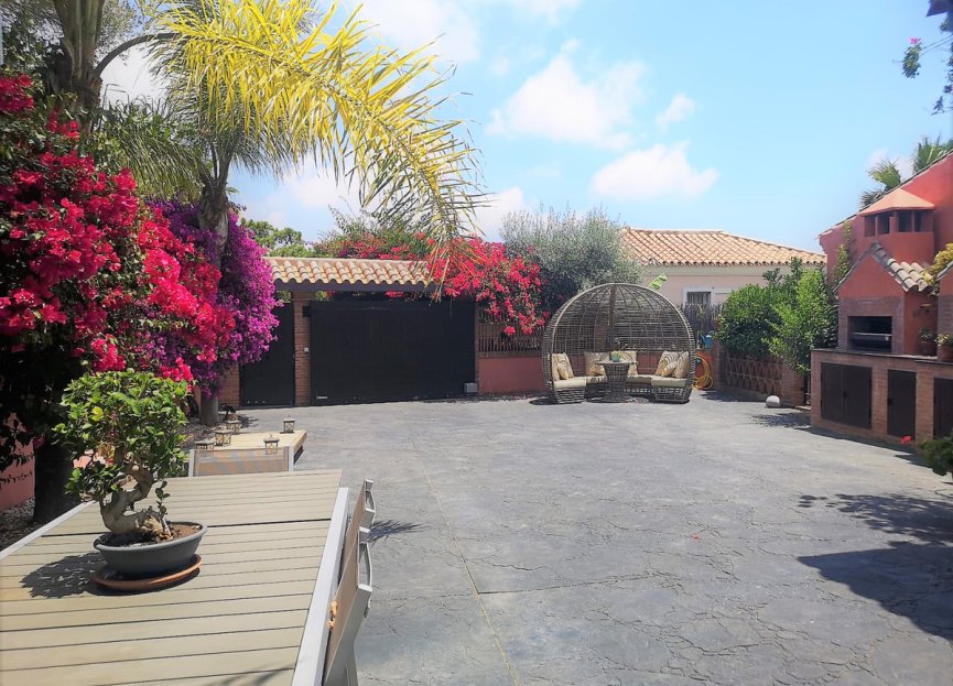 Resale - House - Detached Villa - Estepona - New Golden Mile