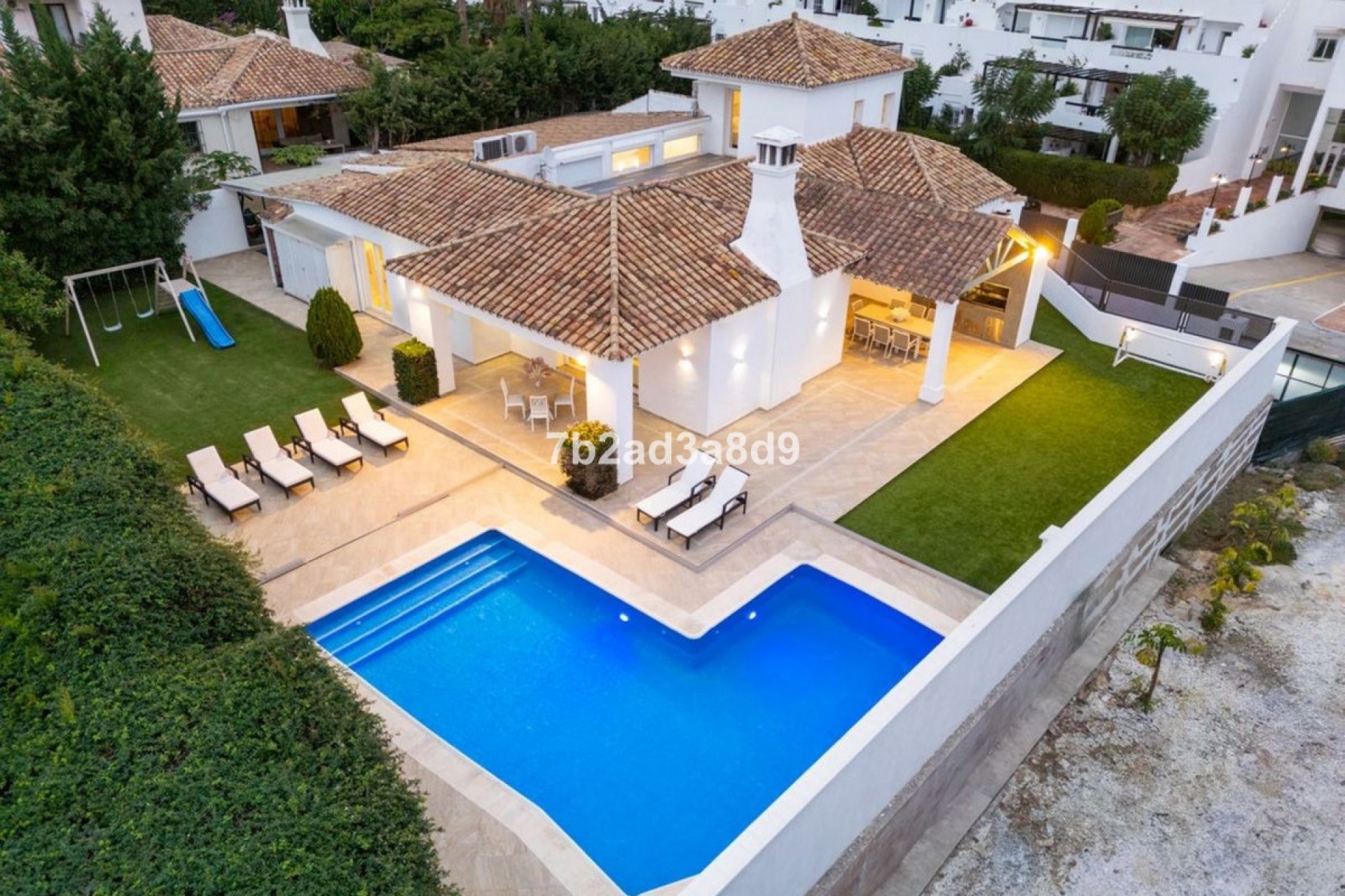 Resale - House - Detached Villa - Estepona - New Golden Mile