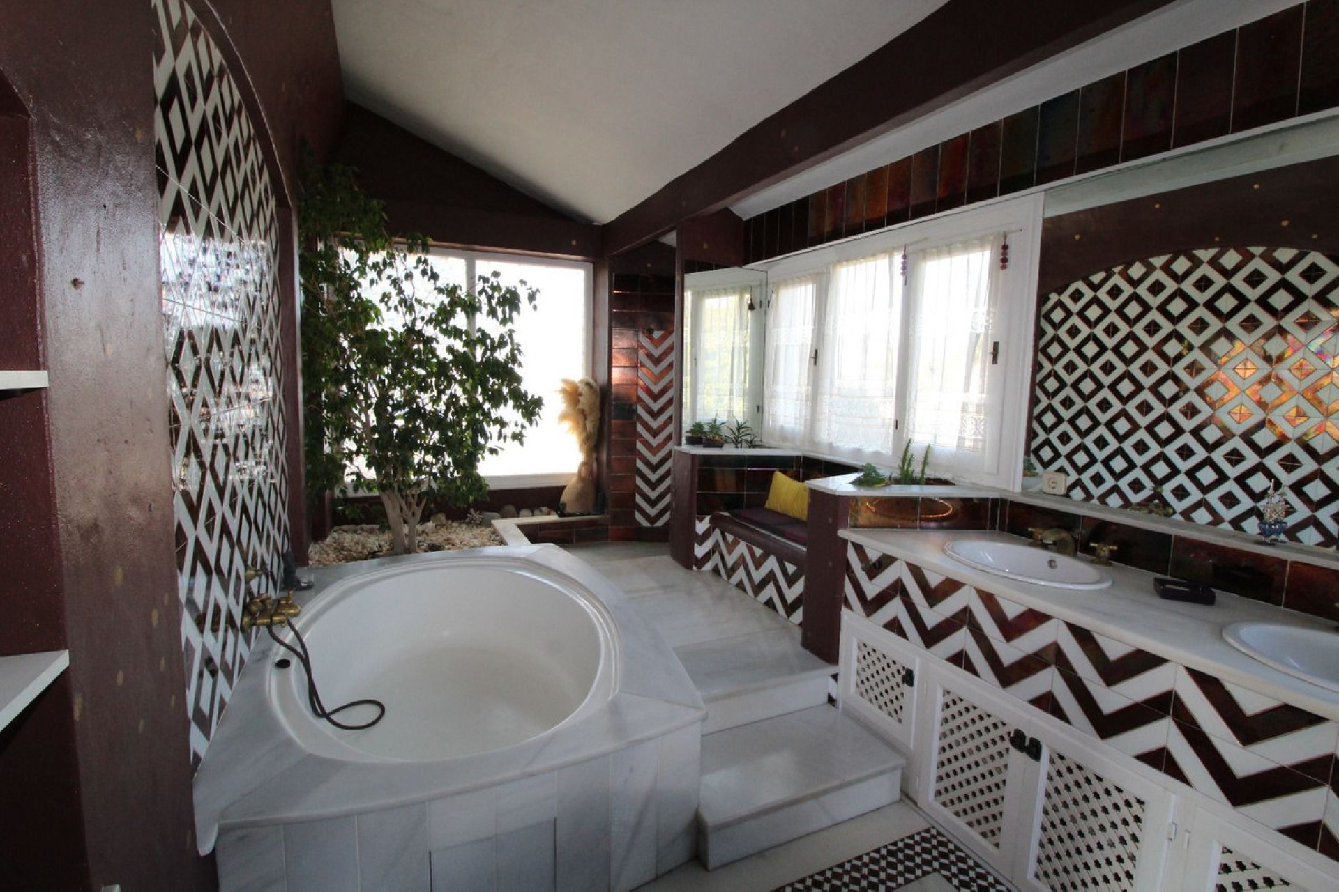 Resale - House - Detached Villa - Estepona - New Golden Mile