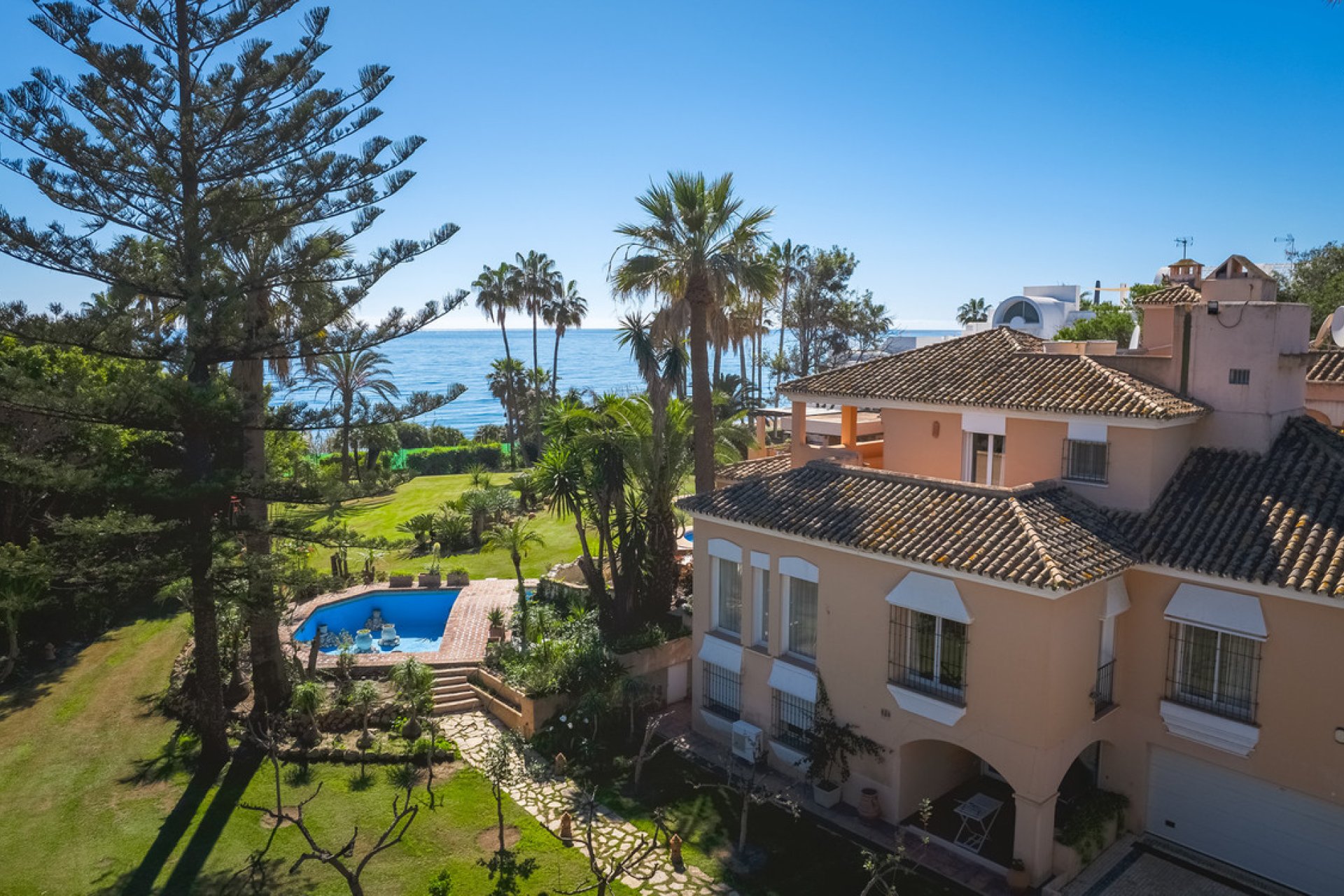 Resale - House - Detached Villa - Estepona - New Golden Mile