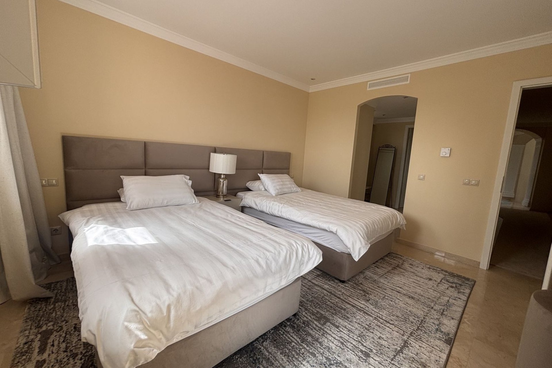 Resale - House - Detached Villa - Estepona - Selwo