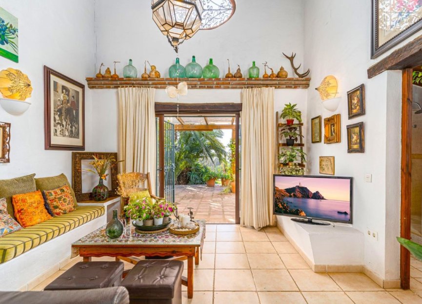 Resale - House - Detached Villa - Estepona - Selwo