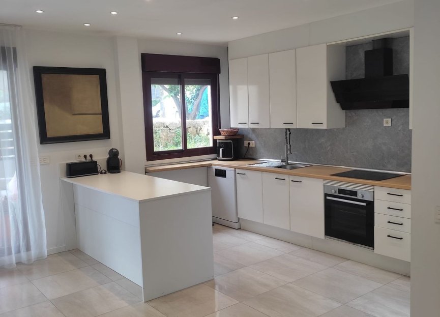 Resale - House - Detached Villa - Estepona - Selwo