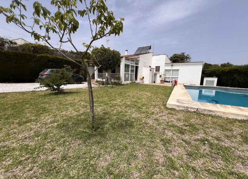 Resale - House - Detached Villa - Estepona - Selwo