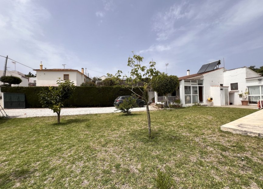 Resale - House - Detached Villa - Estepona - Selwo