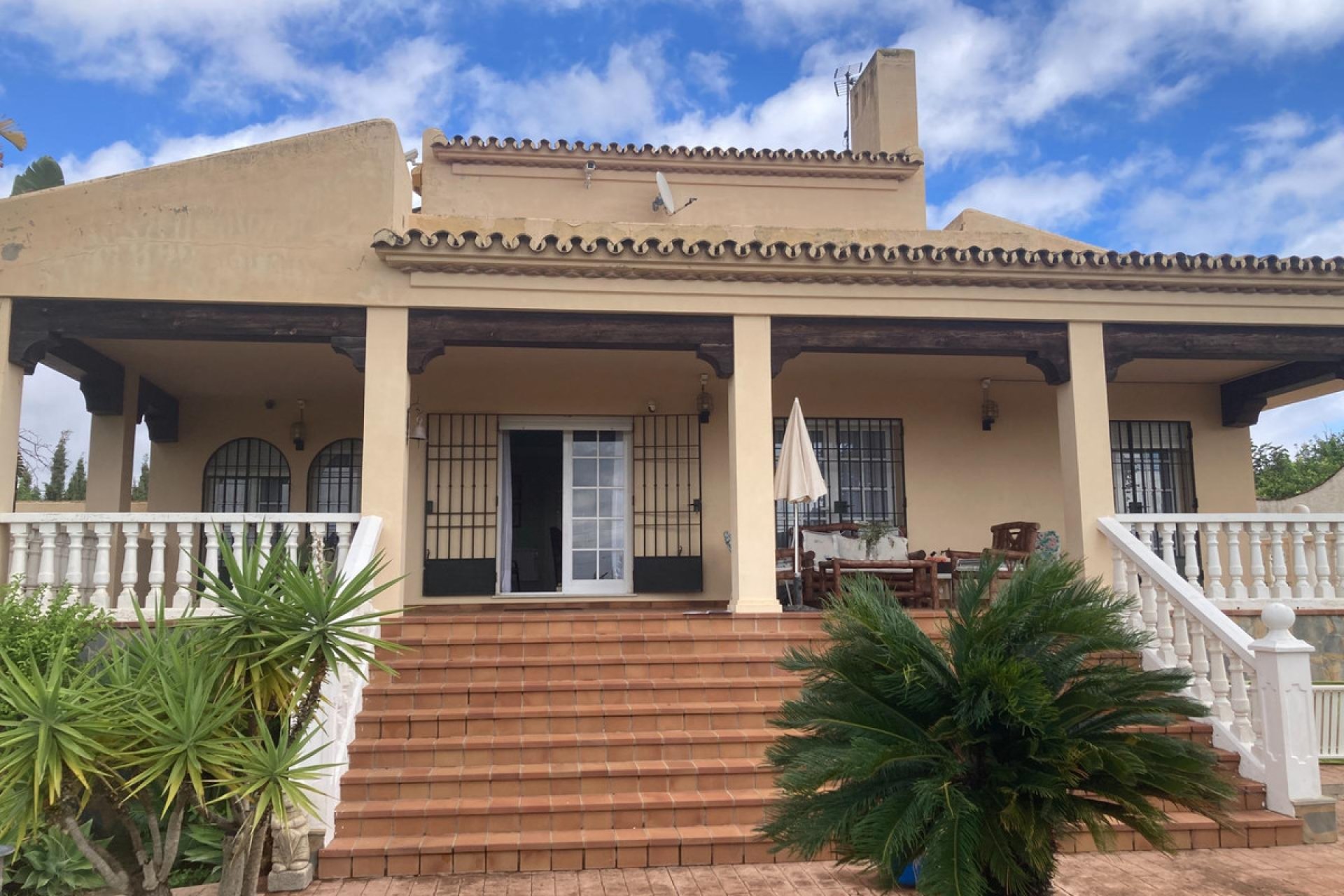 Resale - House - Detached Villa - Estepona - Selwo