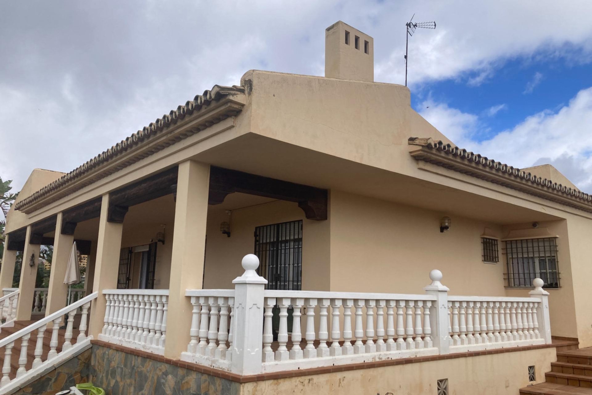 Resale - House - Detached Villa - Estepona - Selwo