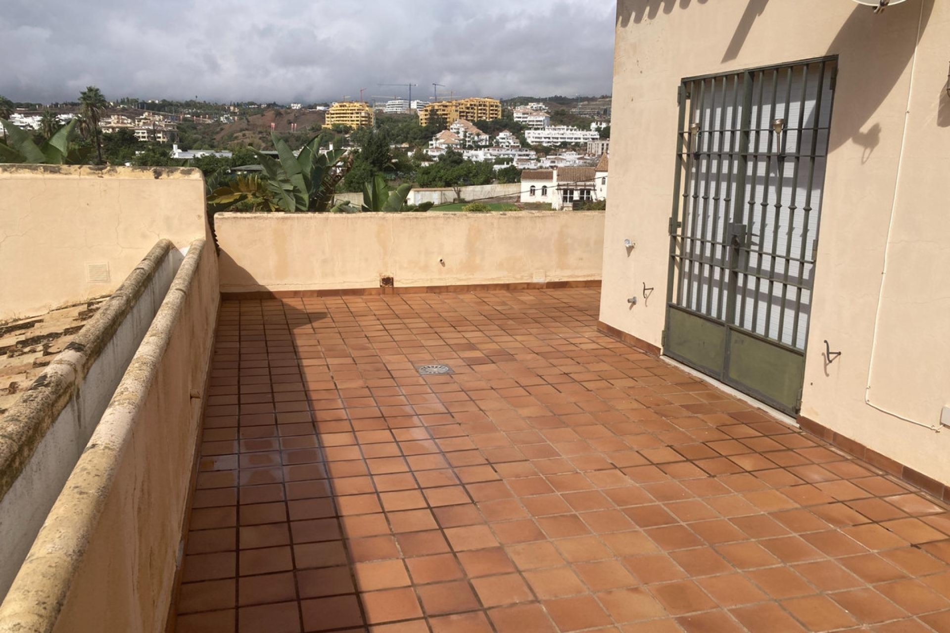 Resale - House - Detached Villa - Estepona - Selwo