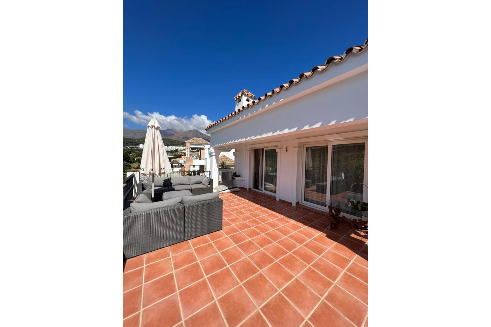 Resale - House - Detached Villa - Estepona - Valle Romano