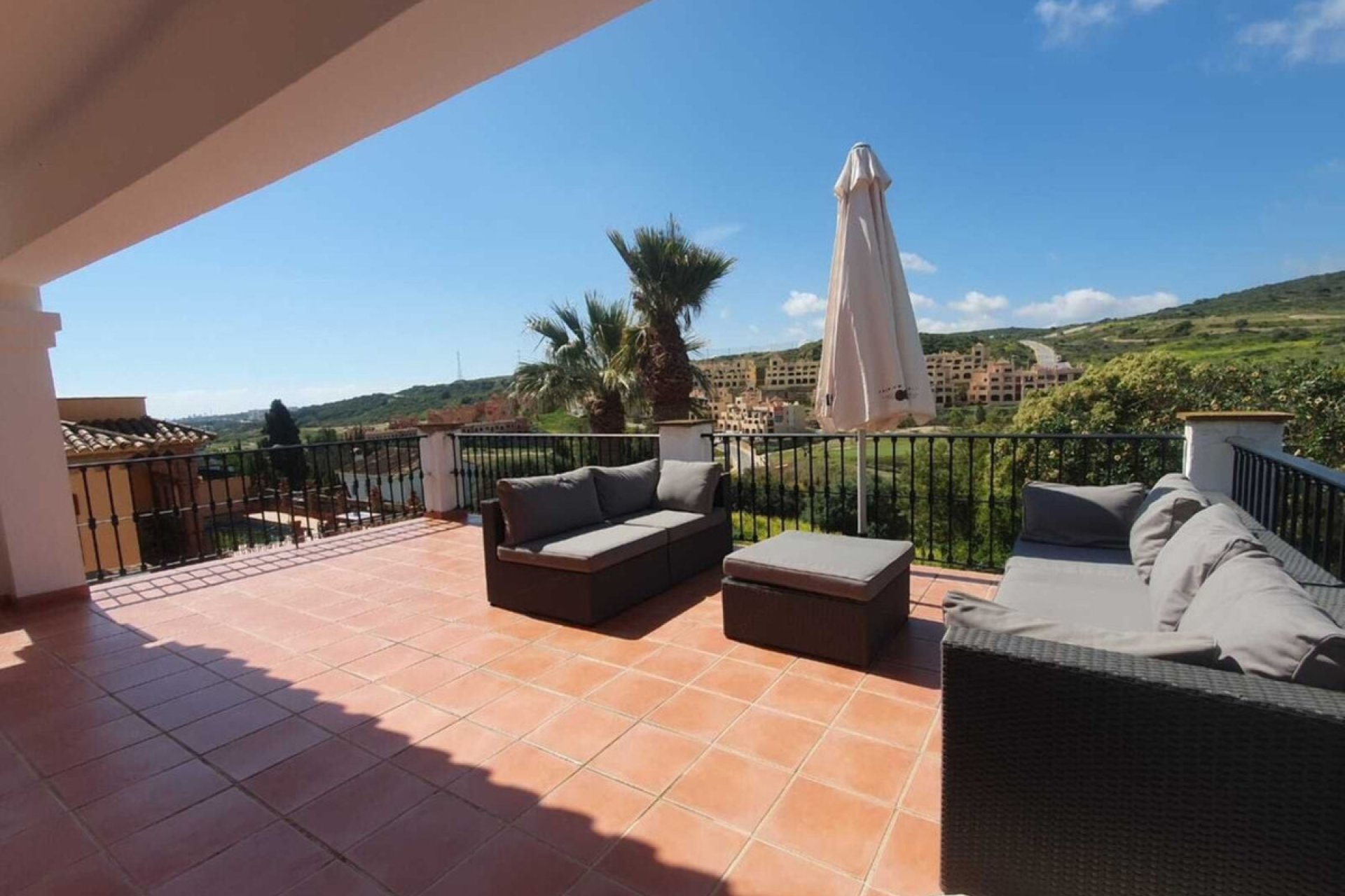 Resale - House - Detached Villa - Estepona - Valle Romano