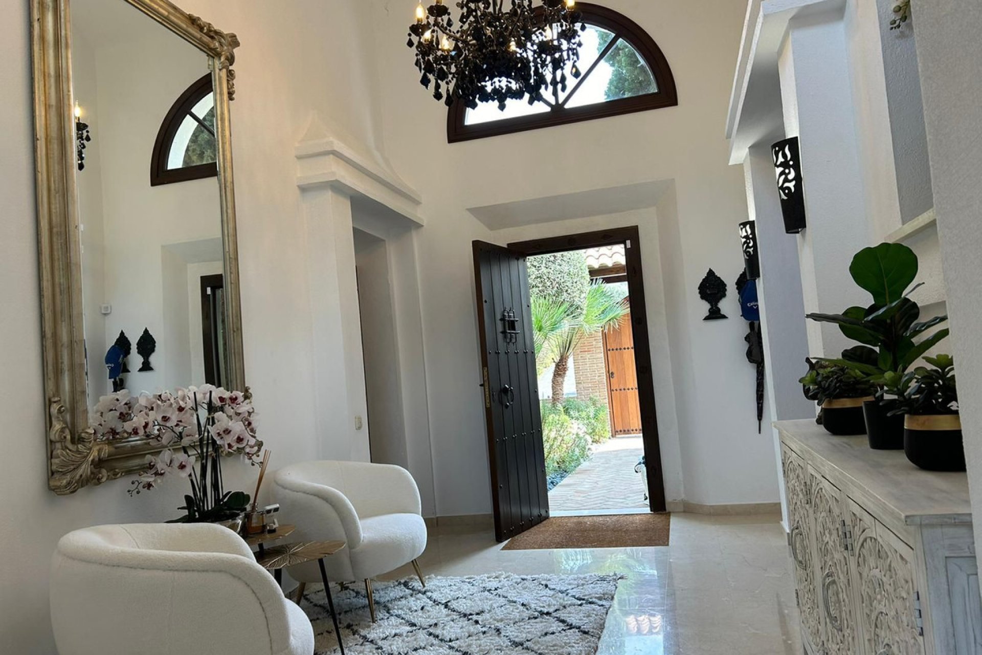 Resale - House - Detached Villa - Estepona